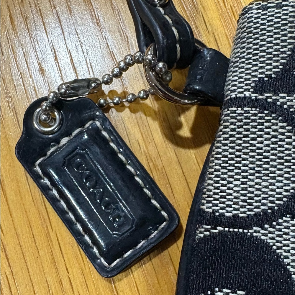 Classic Coach Wristlet Change Purse - Picture 2 of 3